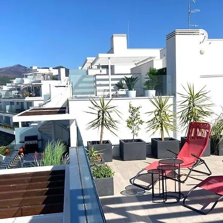 Sea-view Penthouse And Infinity Pool, Lejlighed